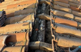 Dépose et réalisation de faîtage à sec ventilé sur toiture 