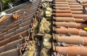 Dépose et réalisation de faîtage à sec ventilé sur toiture 