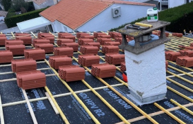 Pose de liteaux et mise en place des tuiles