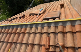 Dépose et réalisation de faîtage à sec ventilé sur toiture 